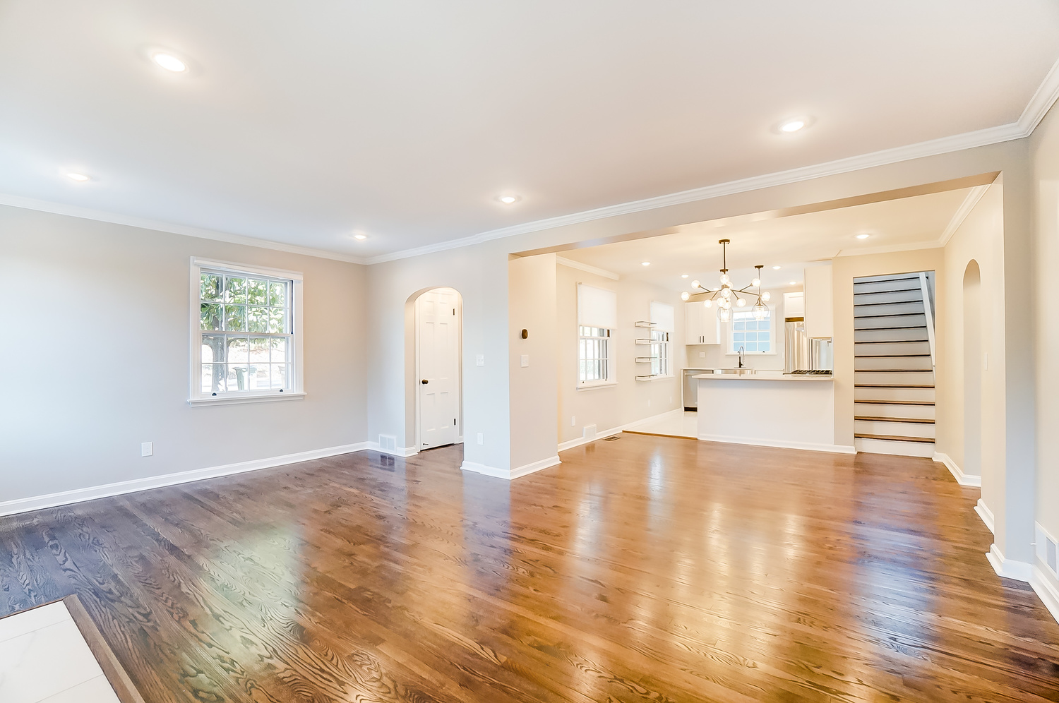 Living Room and Kitchen Mariemont
